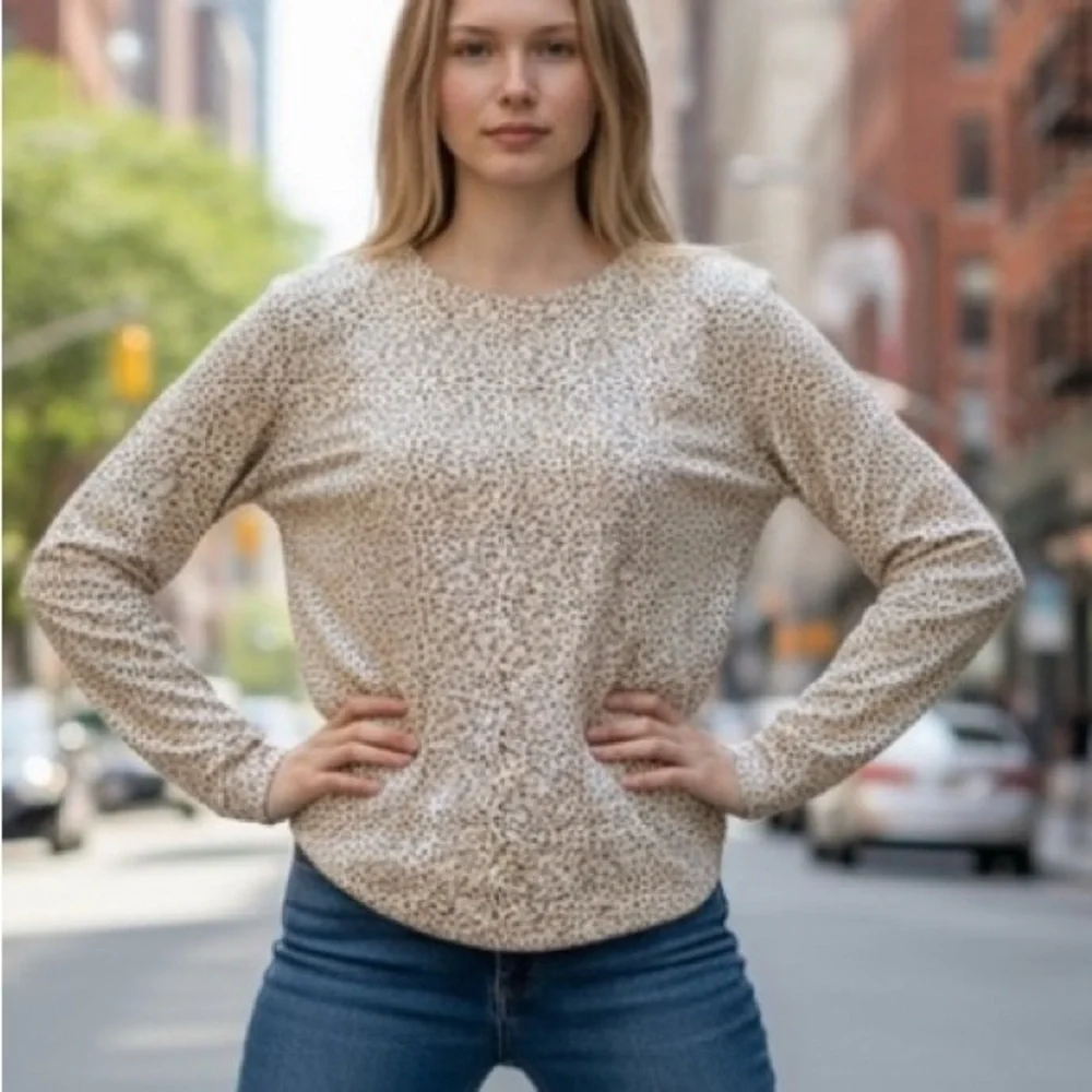 Lands End Cream long sleeve top small blue‎ paisley print, size medium